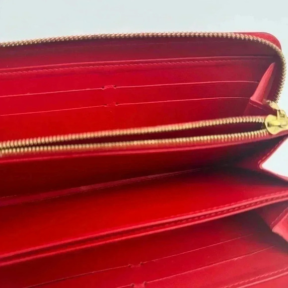 Zippy Wallet Vernis with 🆓 ENTRUPY COA - Picture 9 of 16